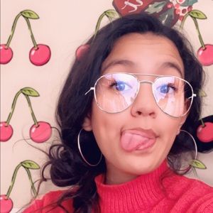 Meet your Posher, Juanyra